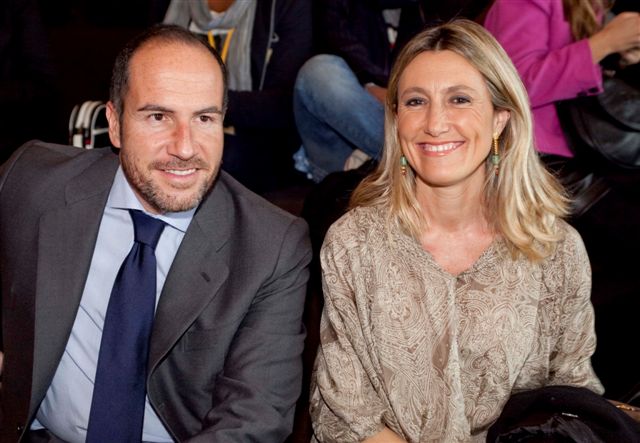 El periodista Lluis Motes con su esposa